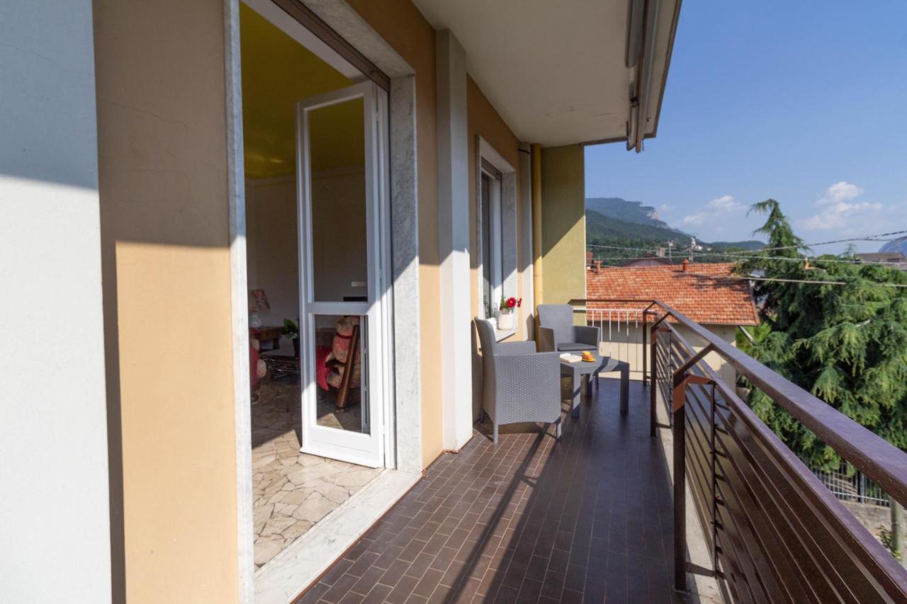 Mamma Ciccia Holiday Home - Casa Imperia Mandello del Lario Esterno foto